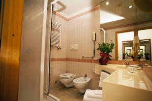 Are you looking for a hotel with private toilet near Napoli?